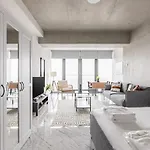 Trendy Cool Bright Parking Poolviews! #254 *