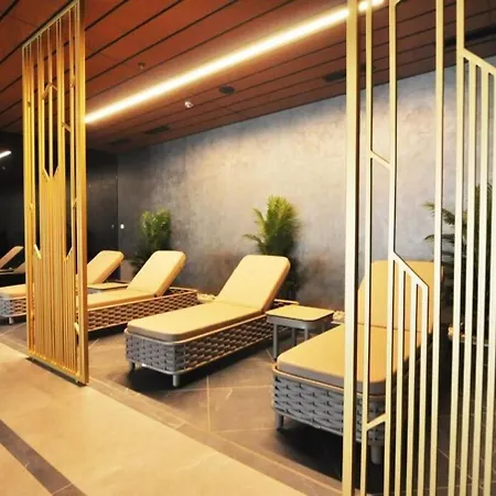 Trendy Cool Bright Parking Poolviews! #254 Appartement