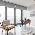 Apartmán Trendy Cool Bright Parking Poolviews! #254 *