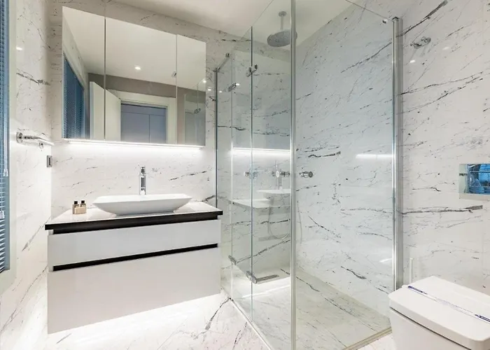 Trendy Cool Bright Parking Poolviews! #254