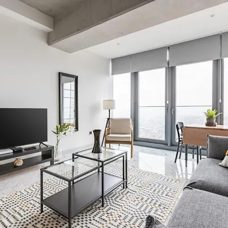 Trendy Cool Bright Parking Poolviews! #254 *